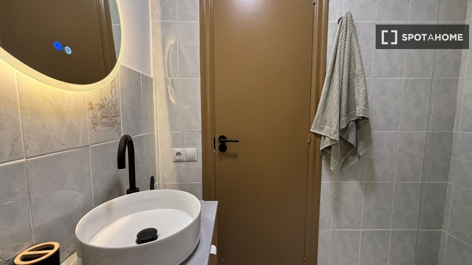 Double room Barcelona, 4 beds, 85m² — photo 18