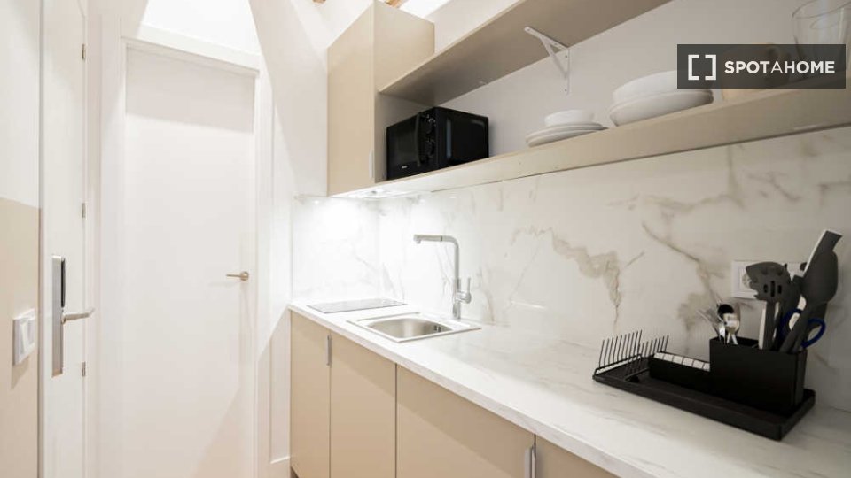Double room Madrid, 16 beds — photo 34