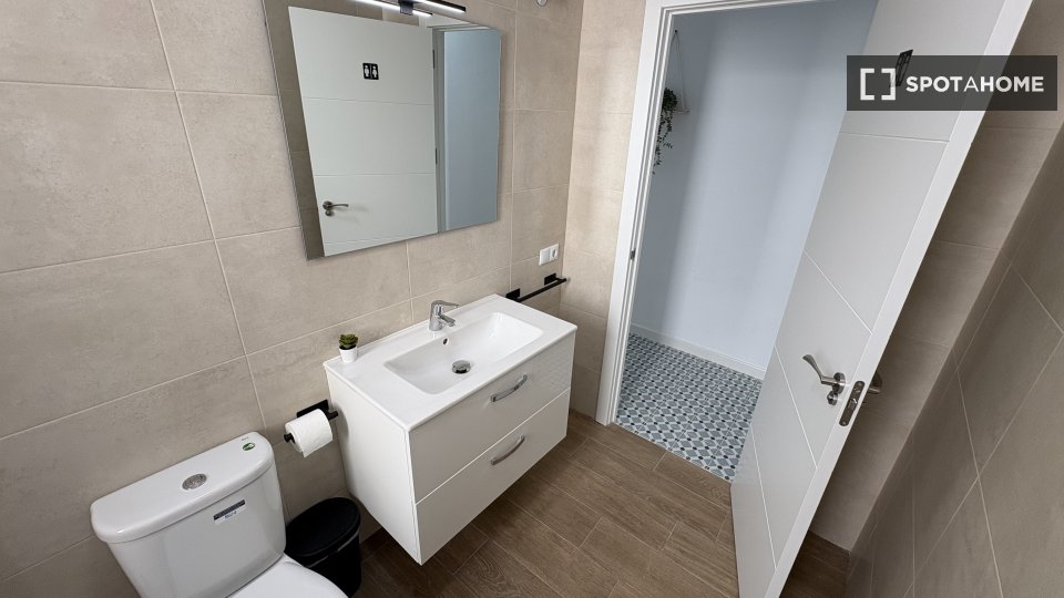 Double room Granada, 6 beds — photo 16