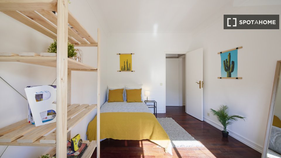 Double room Lisbon, 5 beds — photo 19