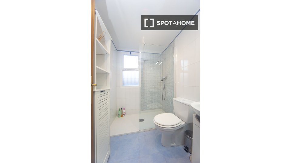 Double room Granada, 4 beds — photo 11