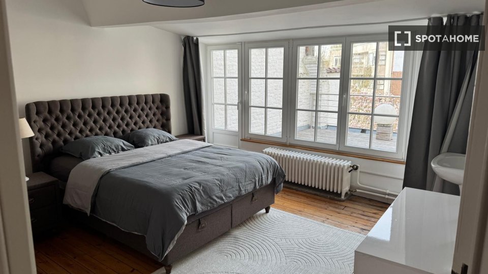 Double room Brussels, 7 beds — photo 11