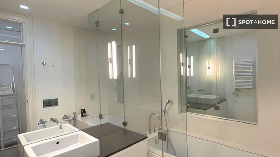 Apartment Lisbon, 2 beds, 104m² — photo 13