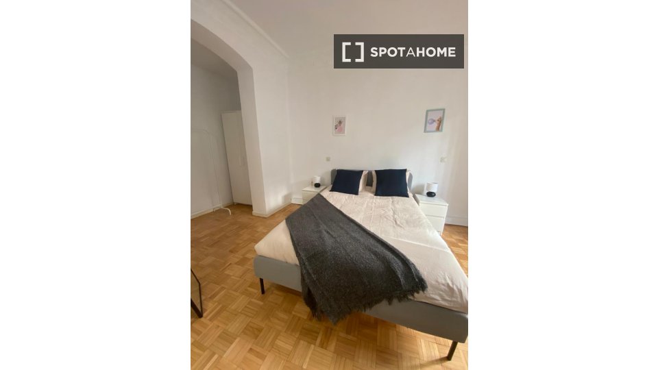 Double room Madrid, 5 beds — photo 9