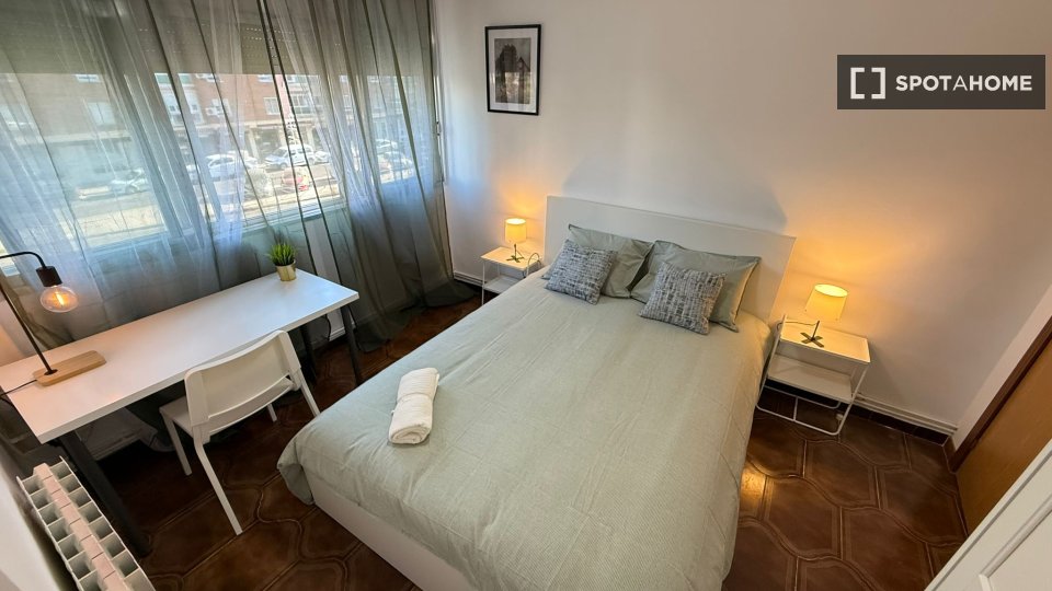 Double room Madrid, 4 beds — photo 17