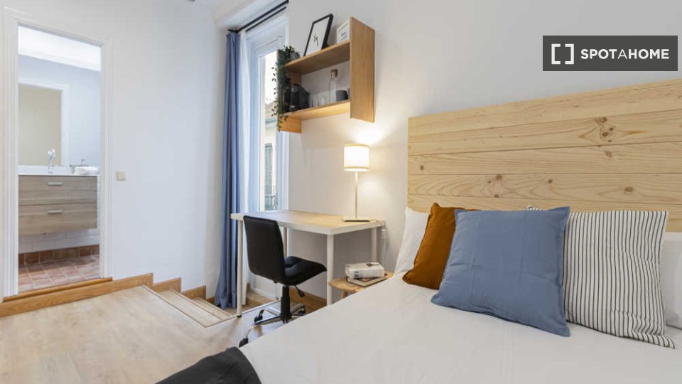 Double room Madrid, 41 beds — photo 50