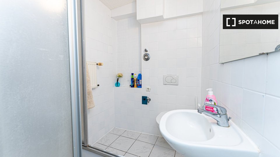 Double room Berlin, 10 beds, 120m² — photo 10