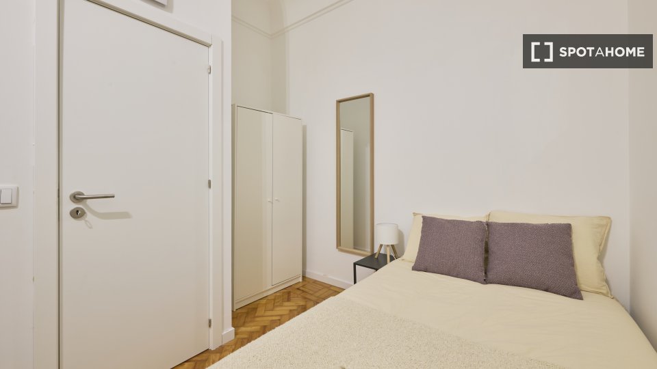 Double room Lisbon, 11 beds — photo 21