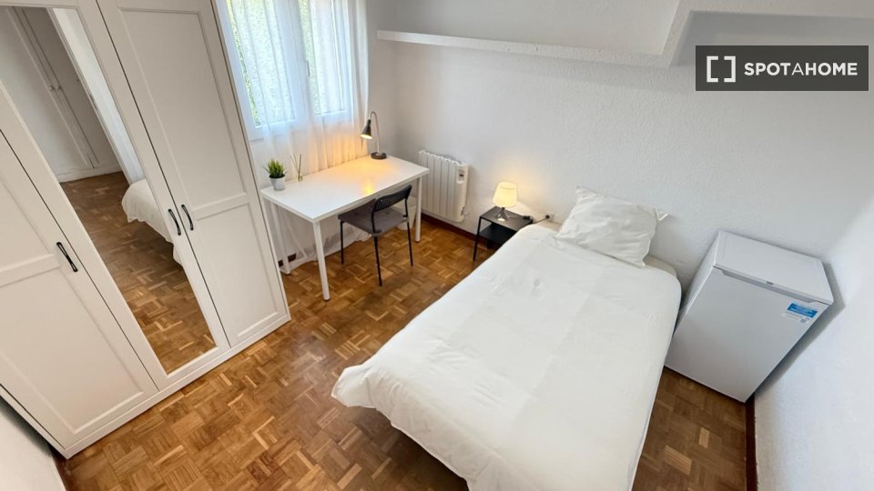 Double room Madrid, 4 beds — photo 29