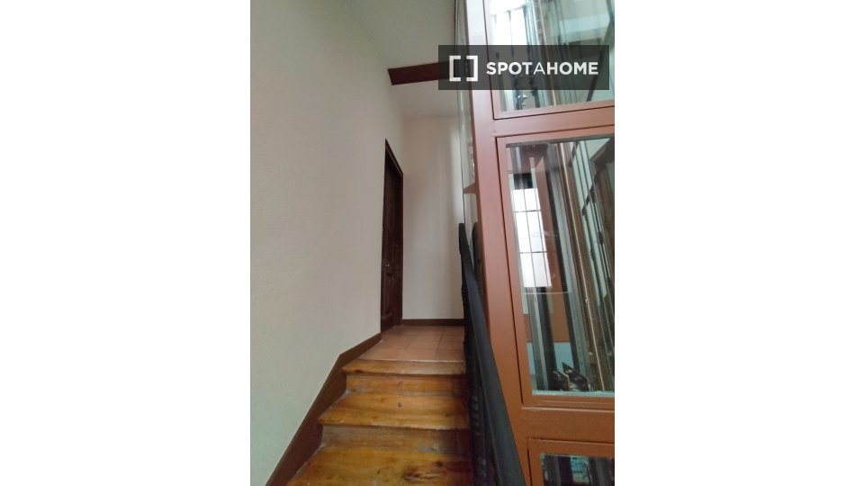 Double room Madrid, 5 beds, 100m² — photo 28