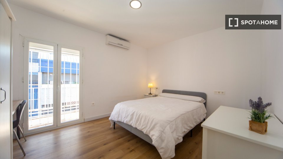 Double room Granada, 4 beds — photo 10