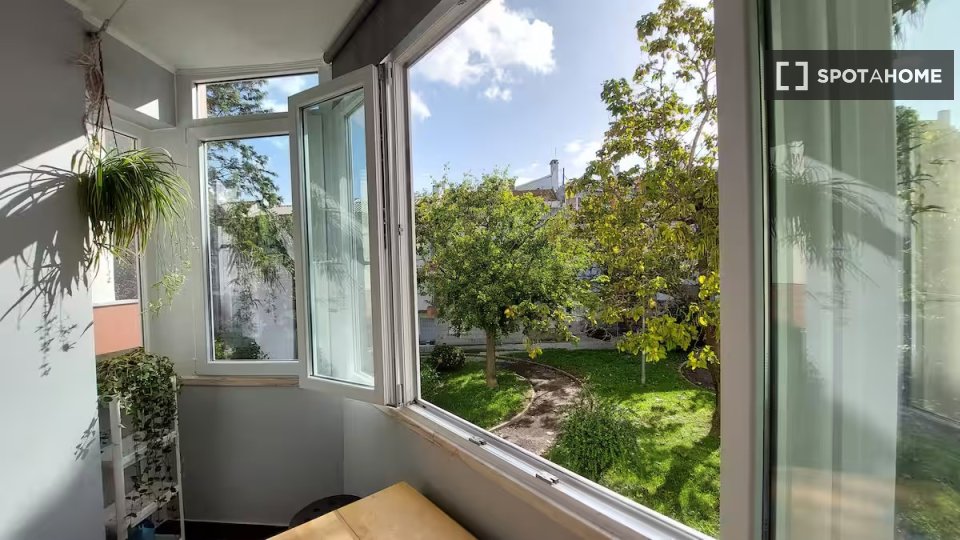 Apartment Lisbon, 2 beds, 78m² — photo 15
