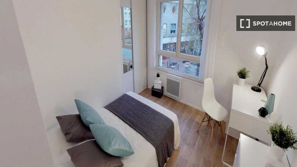 Double room Lille, 3 beds, 70m² — photo 1