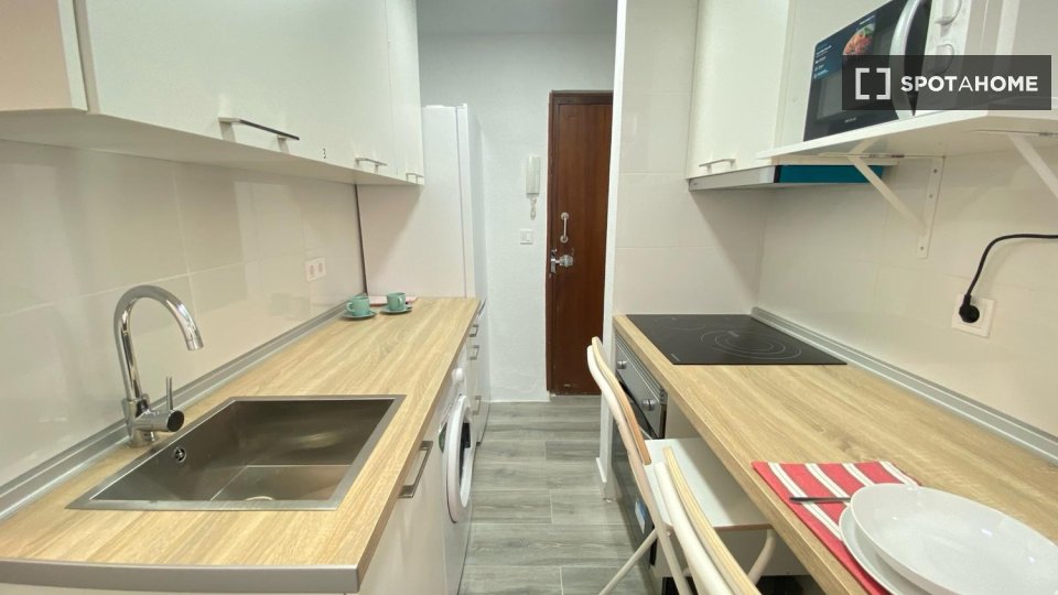 Double room Madrid, 4 beds — photo 24