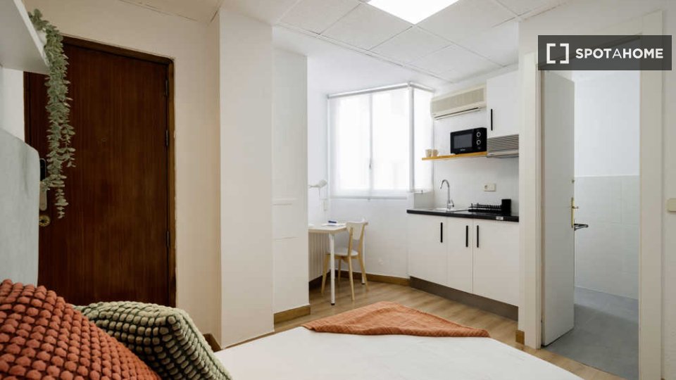 Double room Madrid, 8 beds — photo 45