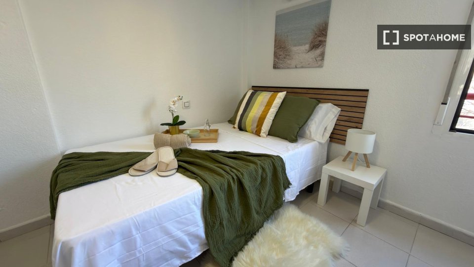 Double room Madrid, 4 beds — photo 18