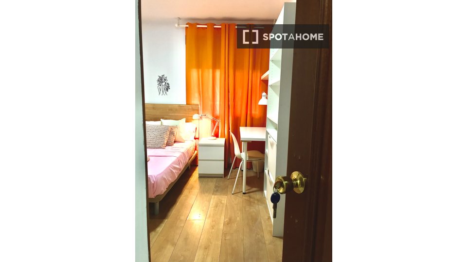 Double room Madrid, 5 beds, 120m² — photo 70