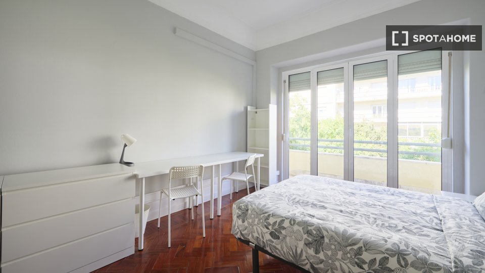 Double room Lisbon, 16 beds — photo 13