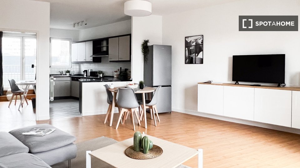 Apartment Berlin, 1 bed, 70m² — photo 2
