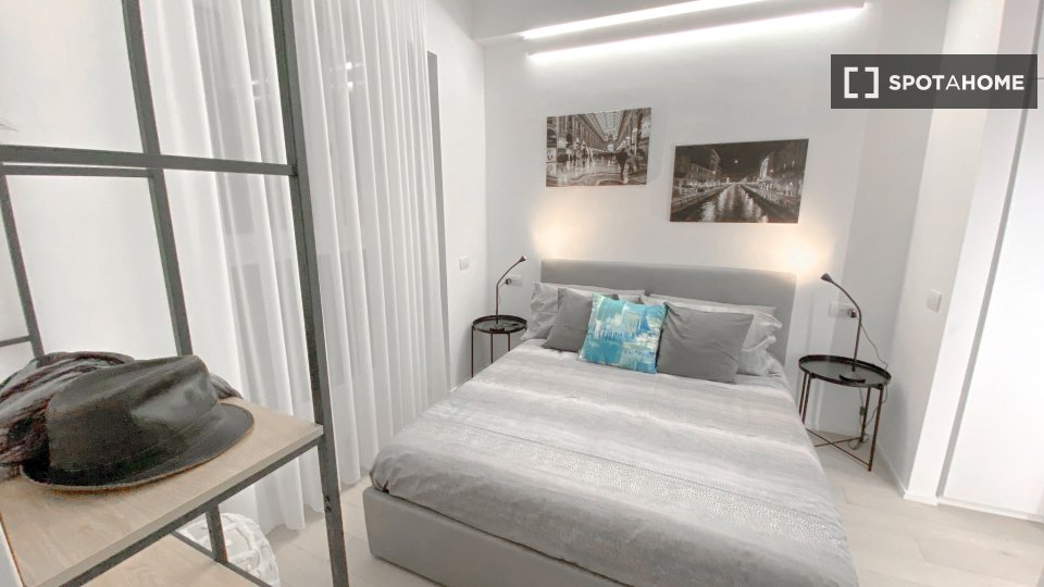 Apartment Milan, 1 bed, 45m² — photo 2
