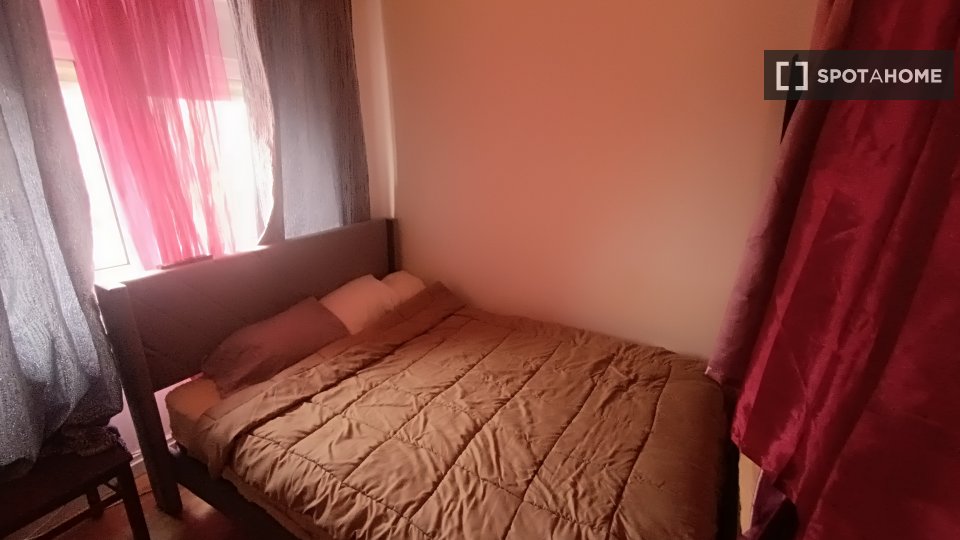 Double room Lisbon, 3 beds, 90m² — photo 90