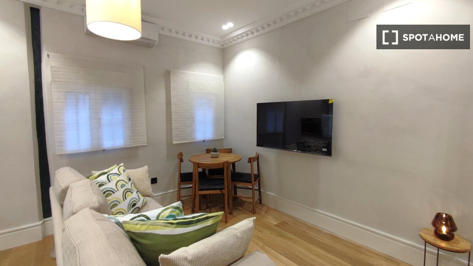 Apartment Madrid, 2 beds, 43m² — photo 4