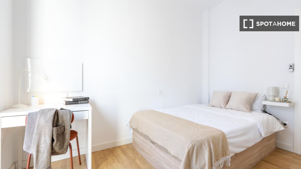 Double room Madrid, 5 beds — photo 2