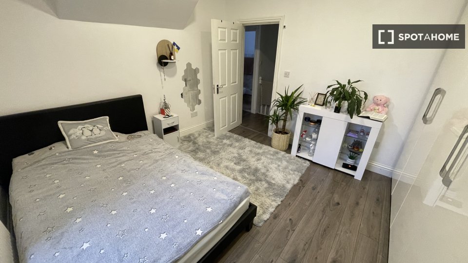 Double room London, 4 beds, 120m² — photo 4