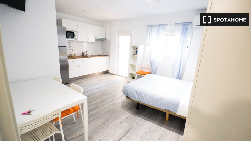 Double room Valencia, 4 beds, 100m² — photo 2