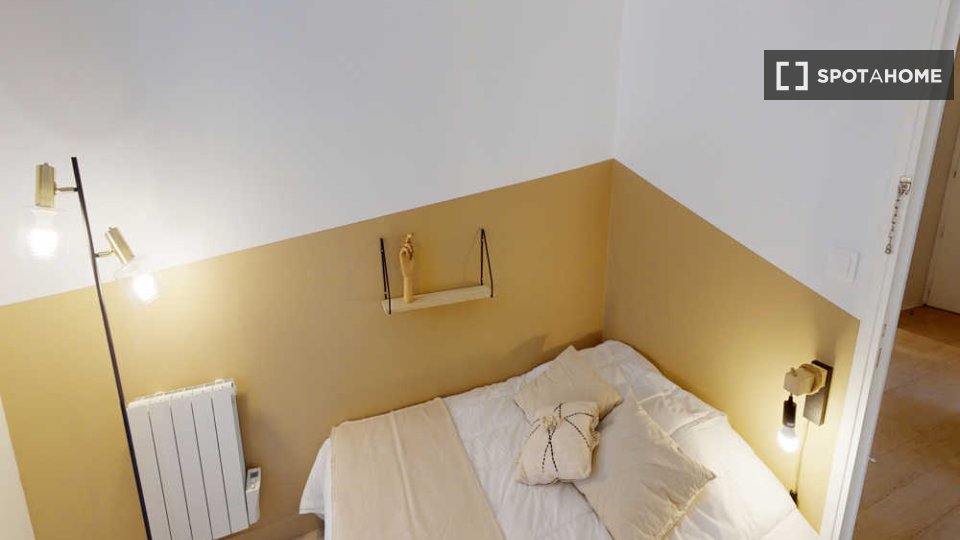 Double room Paris, 7 beds, 140m² — photo 1