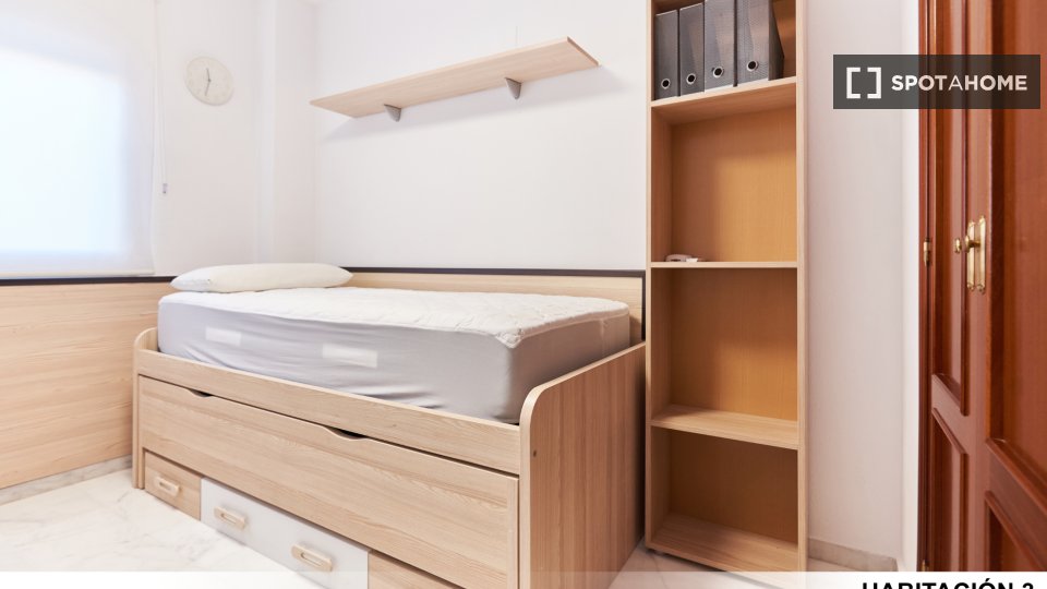 Double room Seville, 4 beds — photo 10