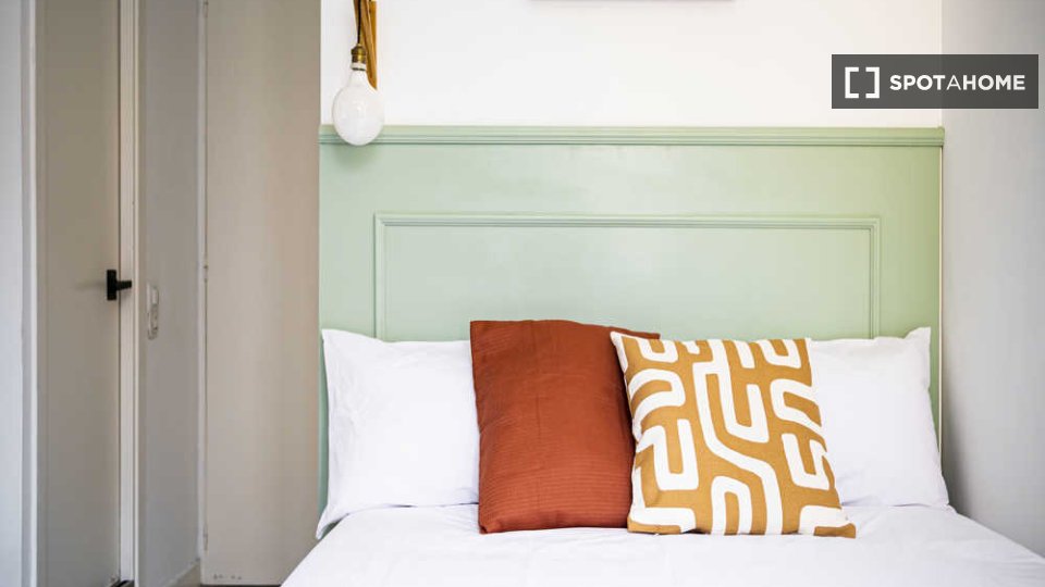 Double room Madrid, 67 beds — photo 67
