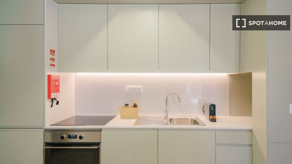 Apartment Porto, 3 beds, 100m² — photo 18