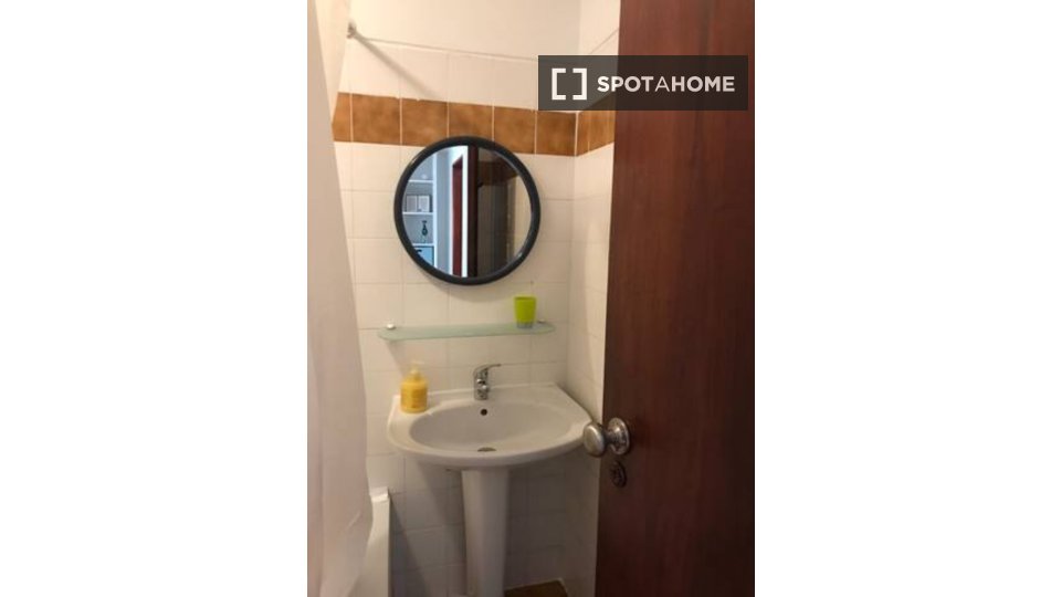 Apartment Lisbon, 3 beds, 74m² — photo 5