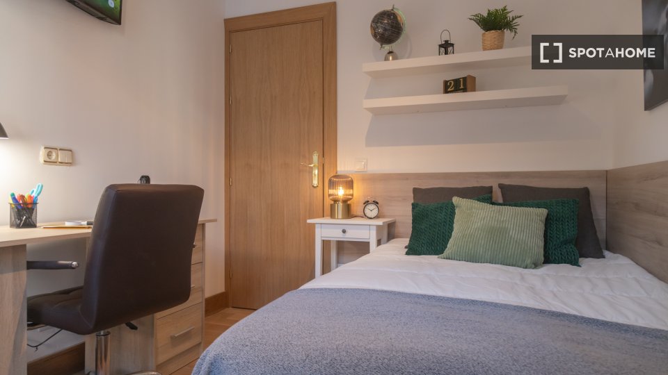Double room Madrid, 11 beds — photo 12