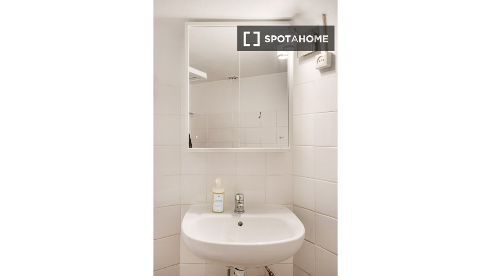 Apartment Lisbon, 1 bed — photo 15