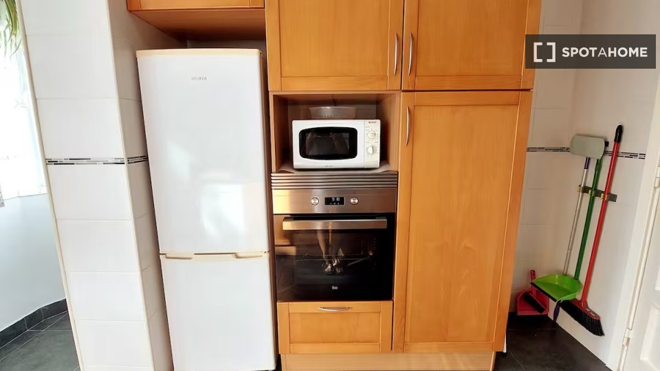 Apartment Lisbon, 2 beds, 78m² — photo 13