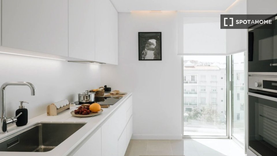 Apartment Lisbon, 2 beds — photo 2