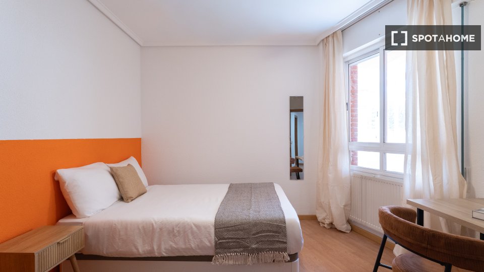 Double room Madrid, 5 beds — photo 11