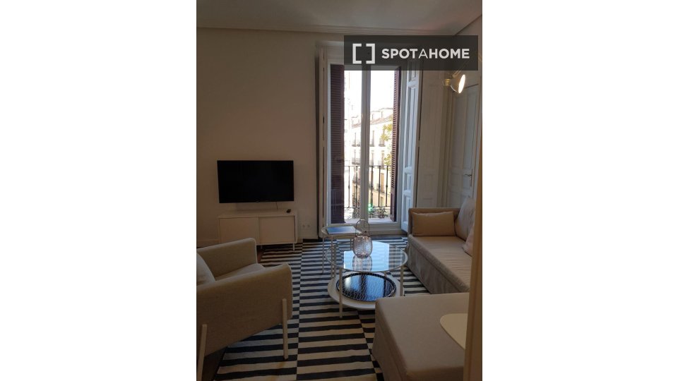 Double room Madrid, 3 beds — photo 6