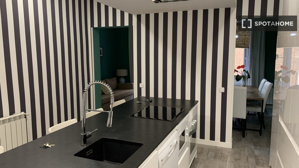 Double room Madrid, 2 beds — photo 5