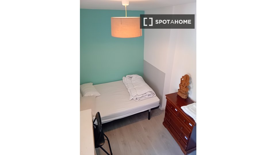 Double room Madrid, 3 beds, 75m² — photo 43