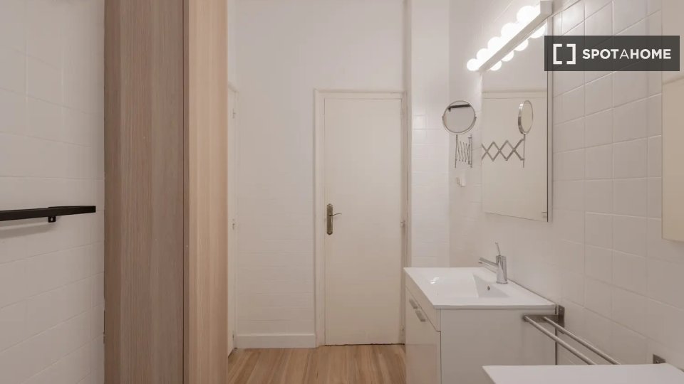Double room Valencia, 6 beds — photo 17