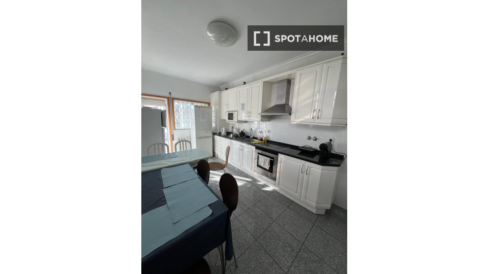 Double room Porto, 5 beds, 400m² — photo 18