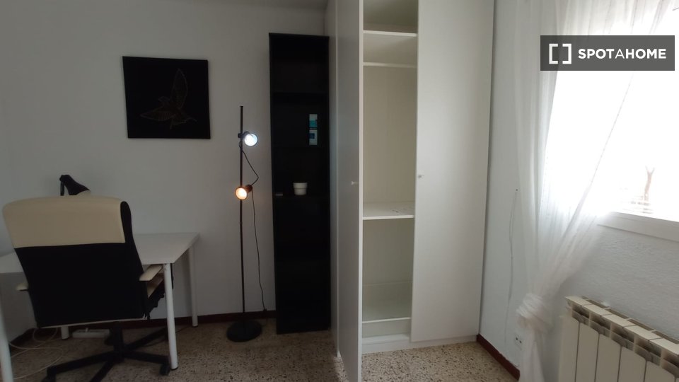 Double room Madrid, 5 beds — photo 18