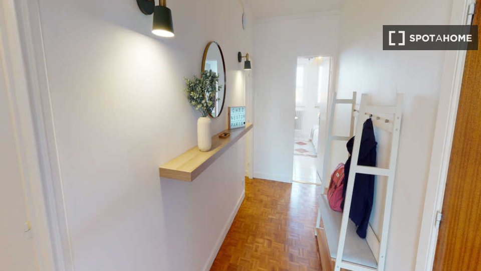 Double room Paris, 4 beds, 90m² — photo 1