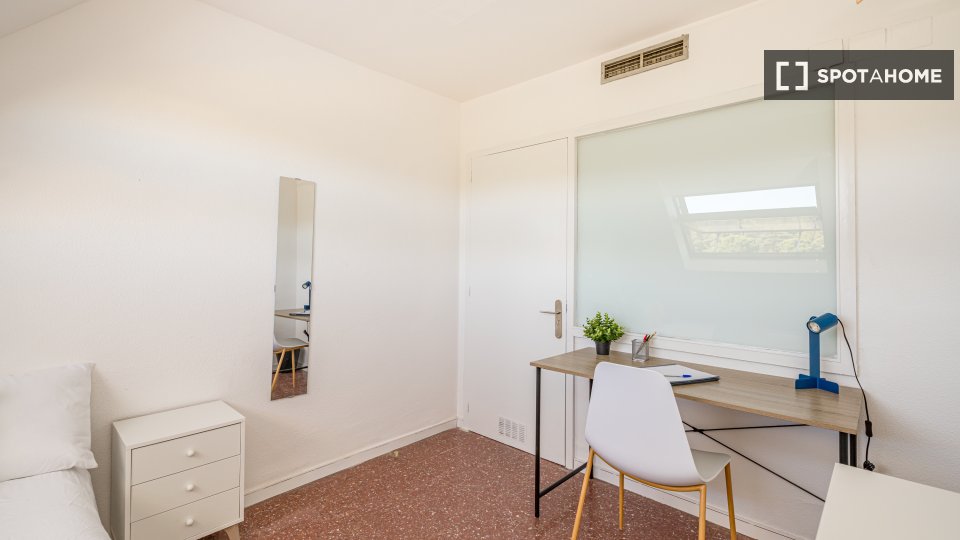 Double room Madrid, 17 beds — photo 4