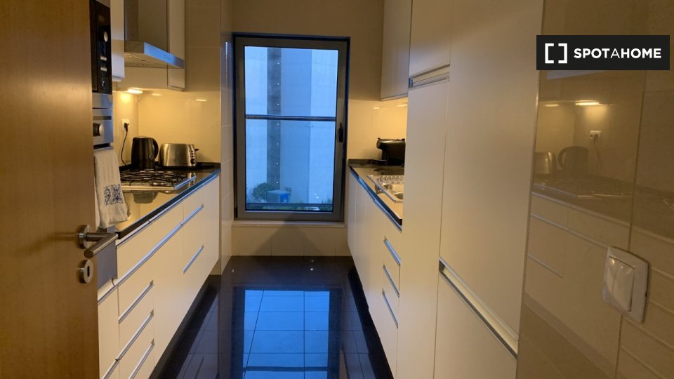 Apartment Lisbon, 2 beds, 110m² — photo 9
