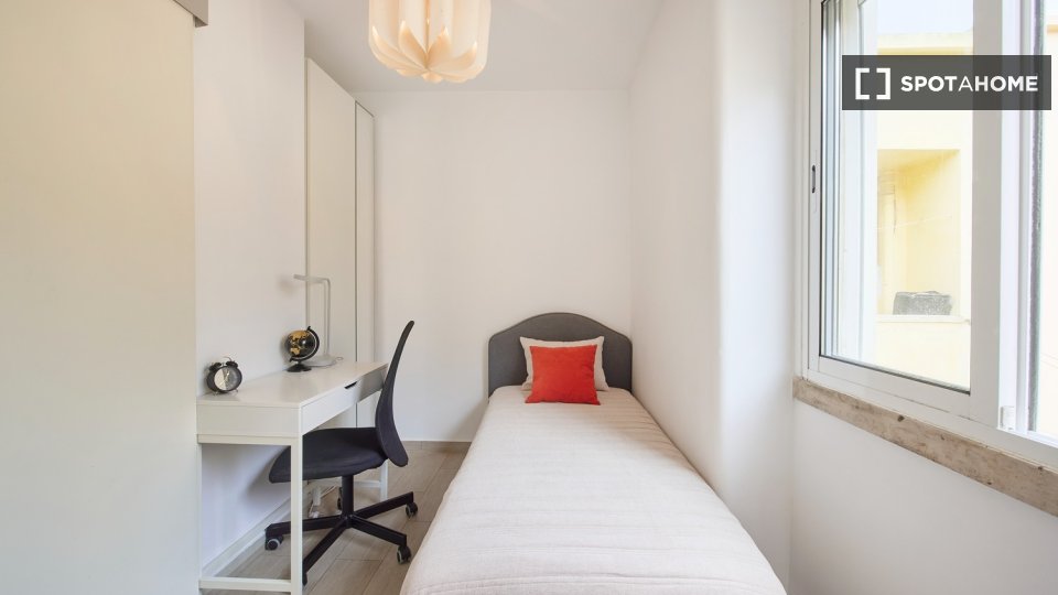 Double room Lisbon, 6 beds — photo 89