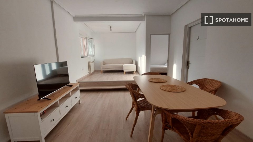 Double room Madrid, 4 beds, 95m² — photo 12